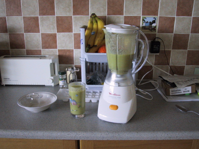 Fruit smothie take 3: 2 bananas, 2 apples (cored, sliced and softened in microwave), an orange, two handfuls of spinnach, cran-raspberry juice and strawberry yoghurt.  a few ice cubes to cool it down.