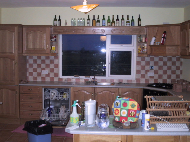If you look closely (in the hood above the stove/hob) you'll see the fourth tile i bought in lanzarote - but it didn't fit colour-wise. whether the other three did is probably a matter for debate... If you look closely (in the hood above the stove/hob) you'll see the fourth tile i bought in lanzarote - but it didn't fit colour-wise. whether the other three did is probably a matter for debate...