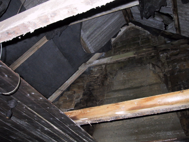 The ceiling of the main room.
