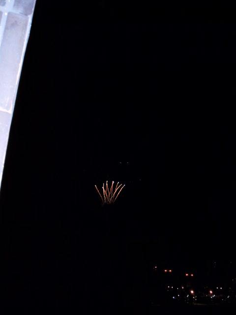 My camera wasn't that great at catching all the fireworks however.  Yeah, that's it, it's the camera's fault...